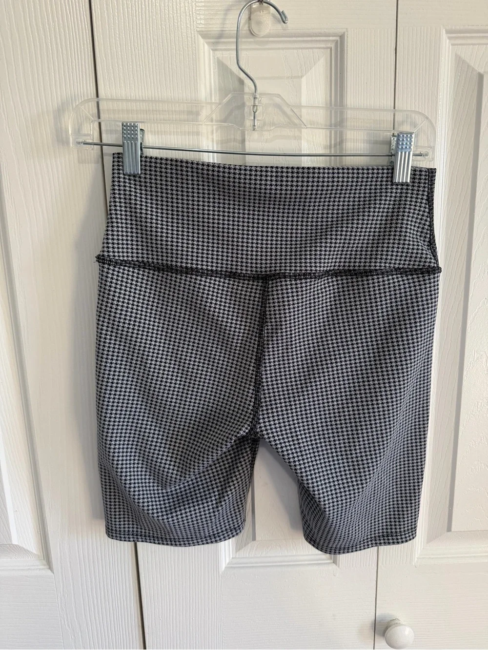Alo Yoga Bike Shorts Houndstooth Black/Grey Size Medium